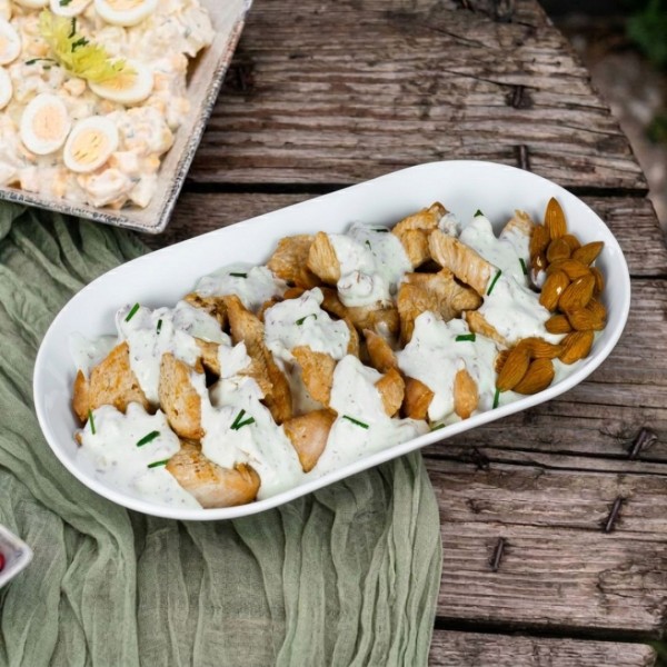 Piept de curcan cu sos de migdale